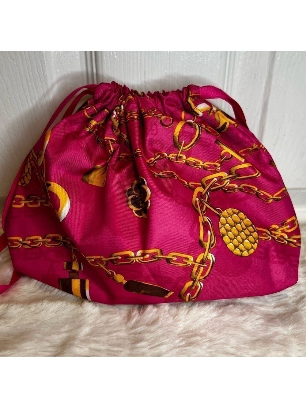 ESTEE LAUDER HOT PINK COSMETIC BAG.